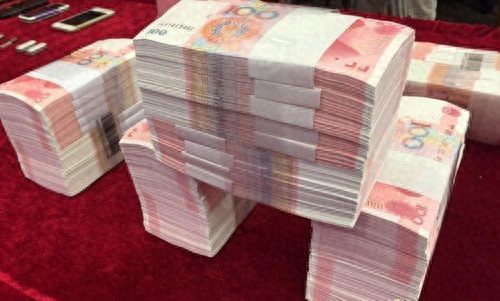 手里有闲钱该选哪家银行存储？多维度剖析不同银行特点