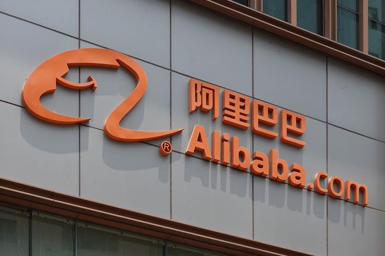 苏宁易购负面新闻_在京东和苏宁哪个好_张近东股权冻结