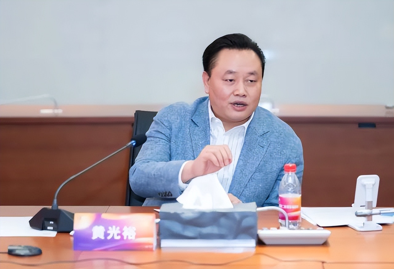 当年国美黄光裕折戟，如今苏宁张近东陷巨亏，究竟咋回事？