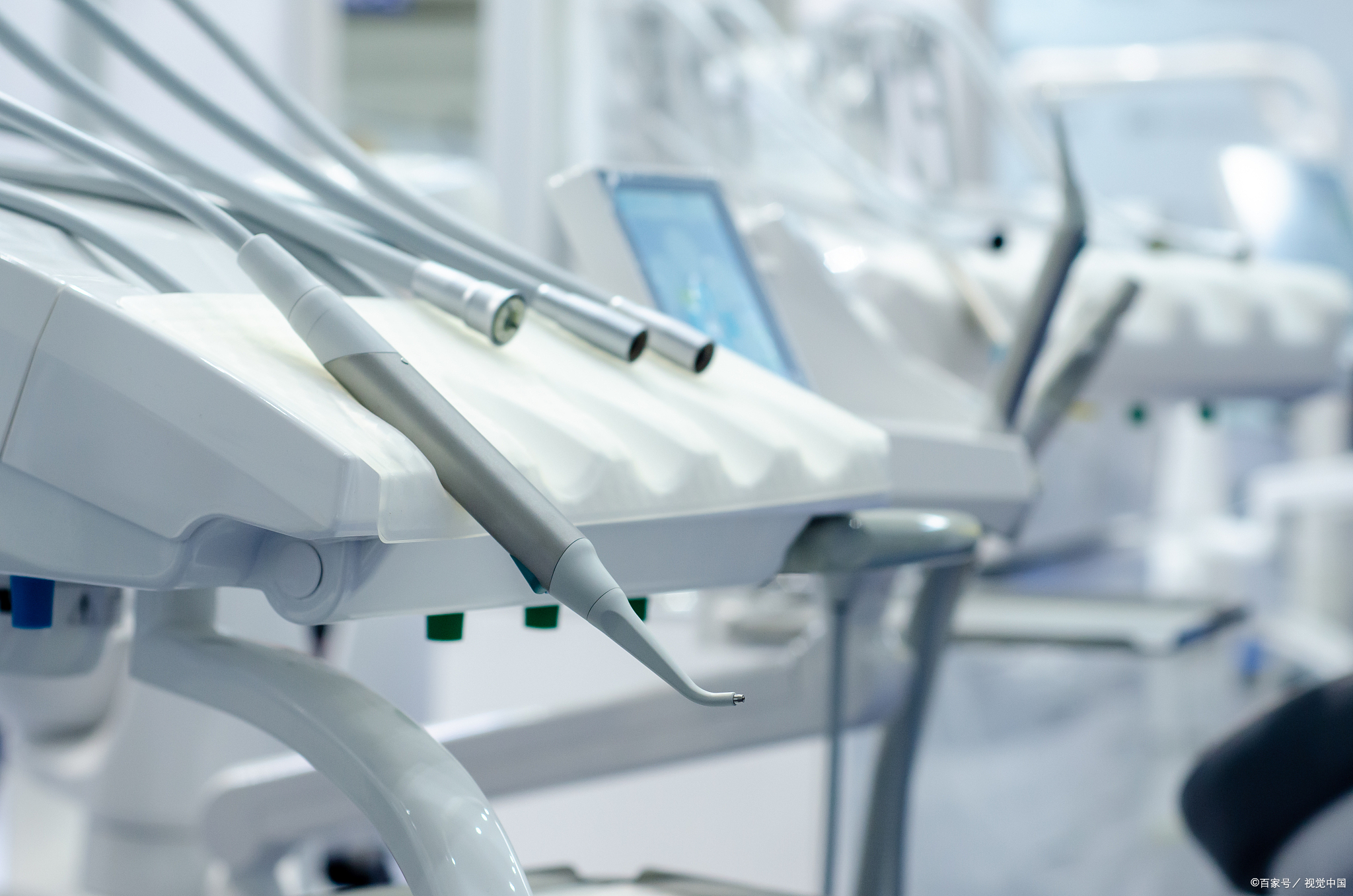 医疗器械产业现状如何？2020年市场规模超8200亿，未来机遇与挑战并存
