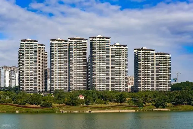 2026小县城买房投资_2026年两套房家庭面临的大麻烦_两套房家庭房产贬值风险