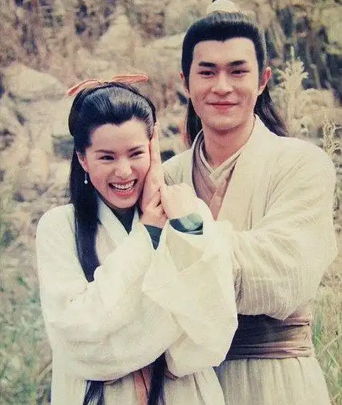 金庸为啥安排甄志丙玷污小龙女？各版本情节令人毁童年